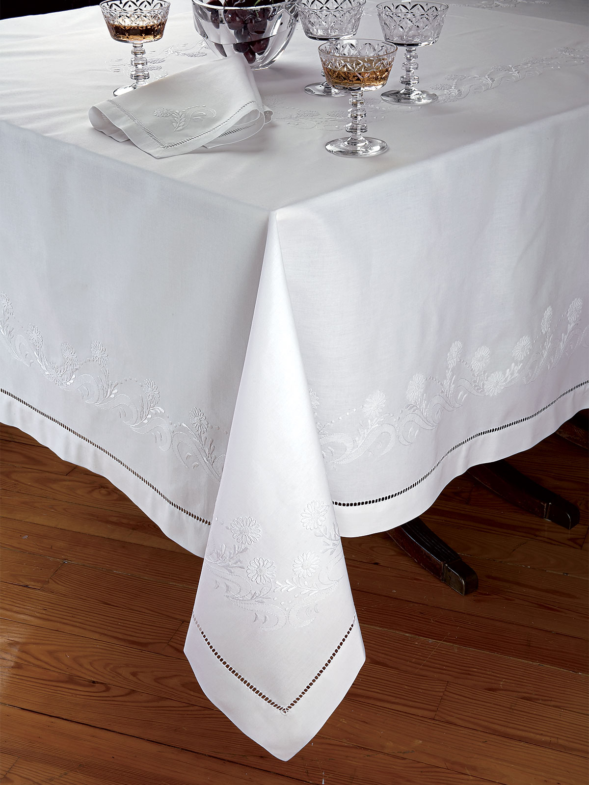 Duchess Fine Table Linens Schweitzer Linen