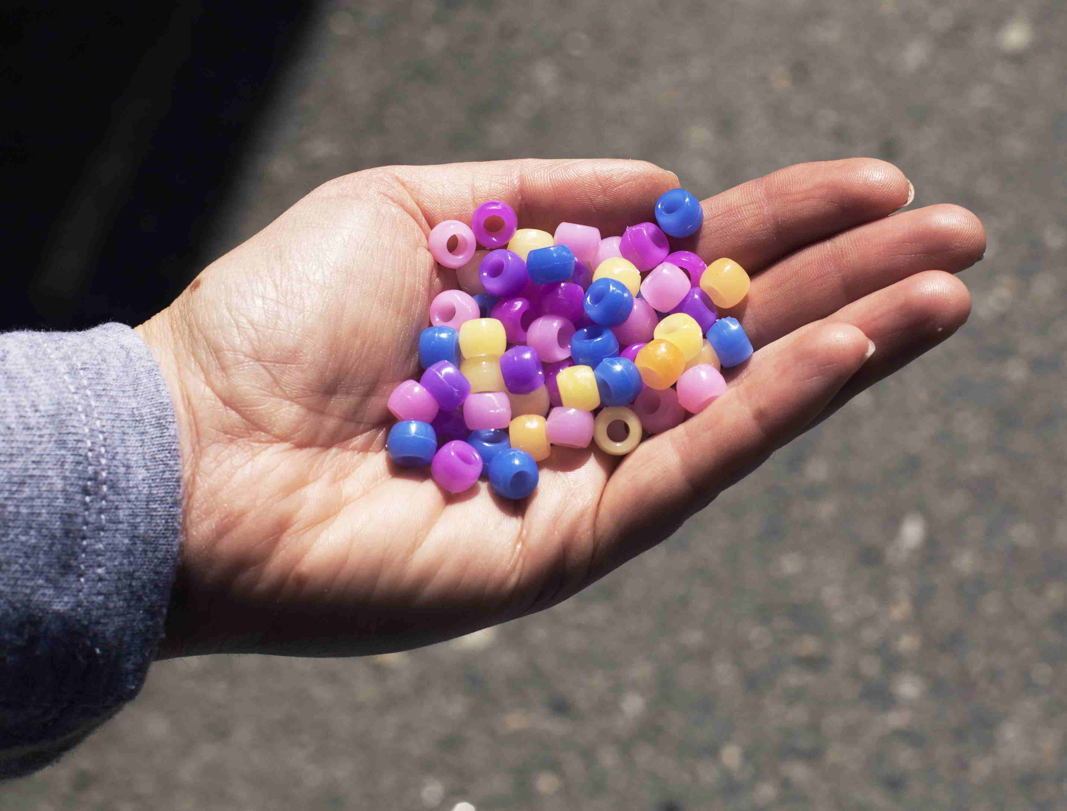 UV Beads Scientist Factory