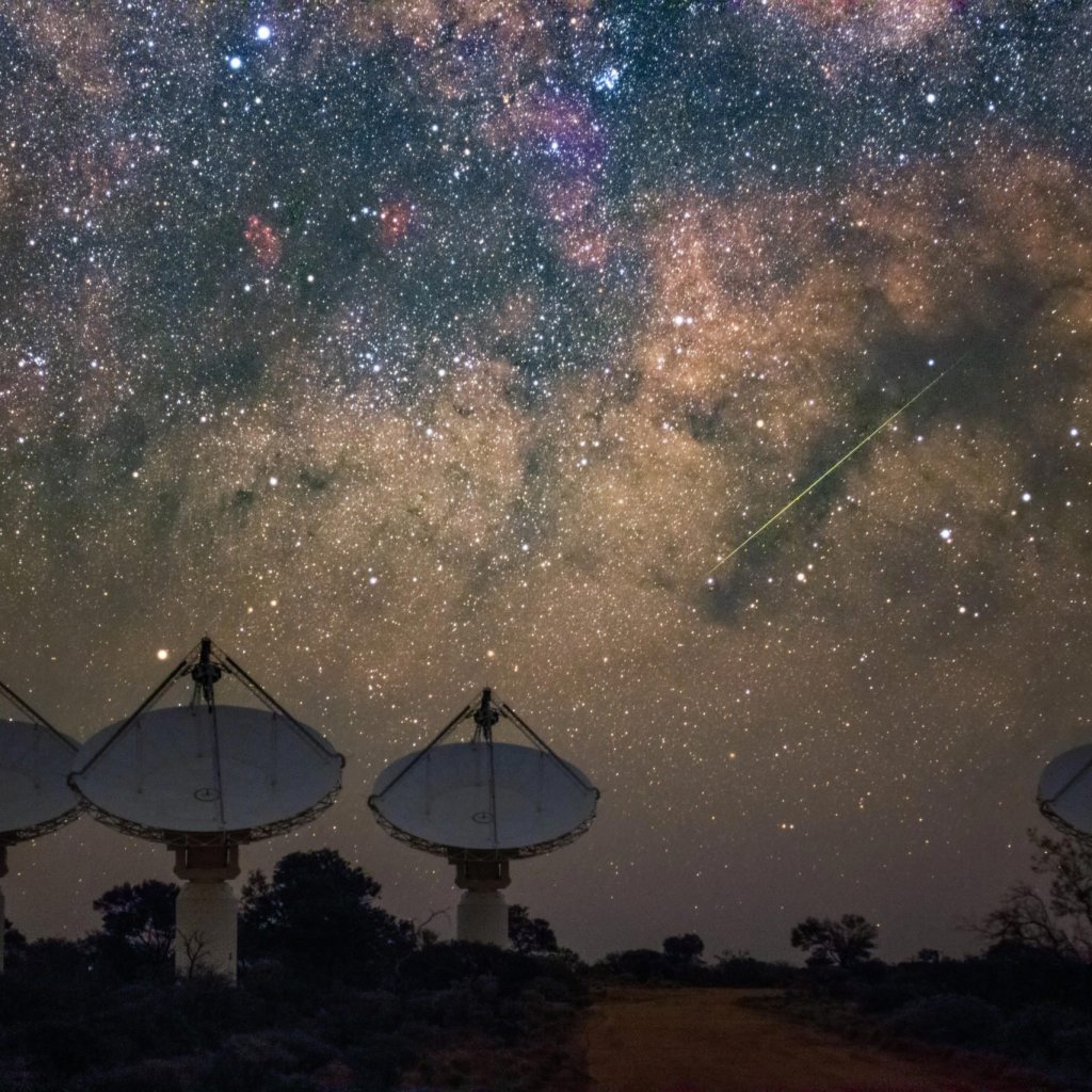 Astronomers Uncover Colossal Cosmic “Bridge” Linking Galaxies Throughout Area