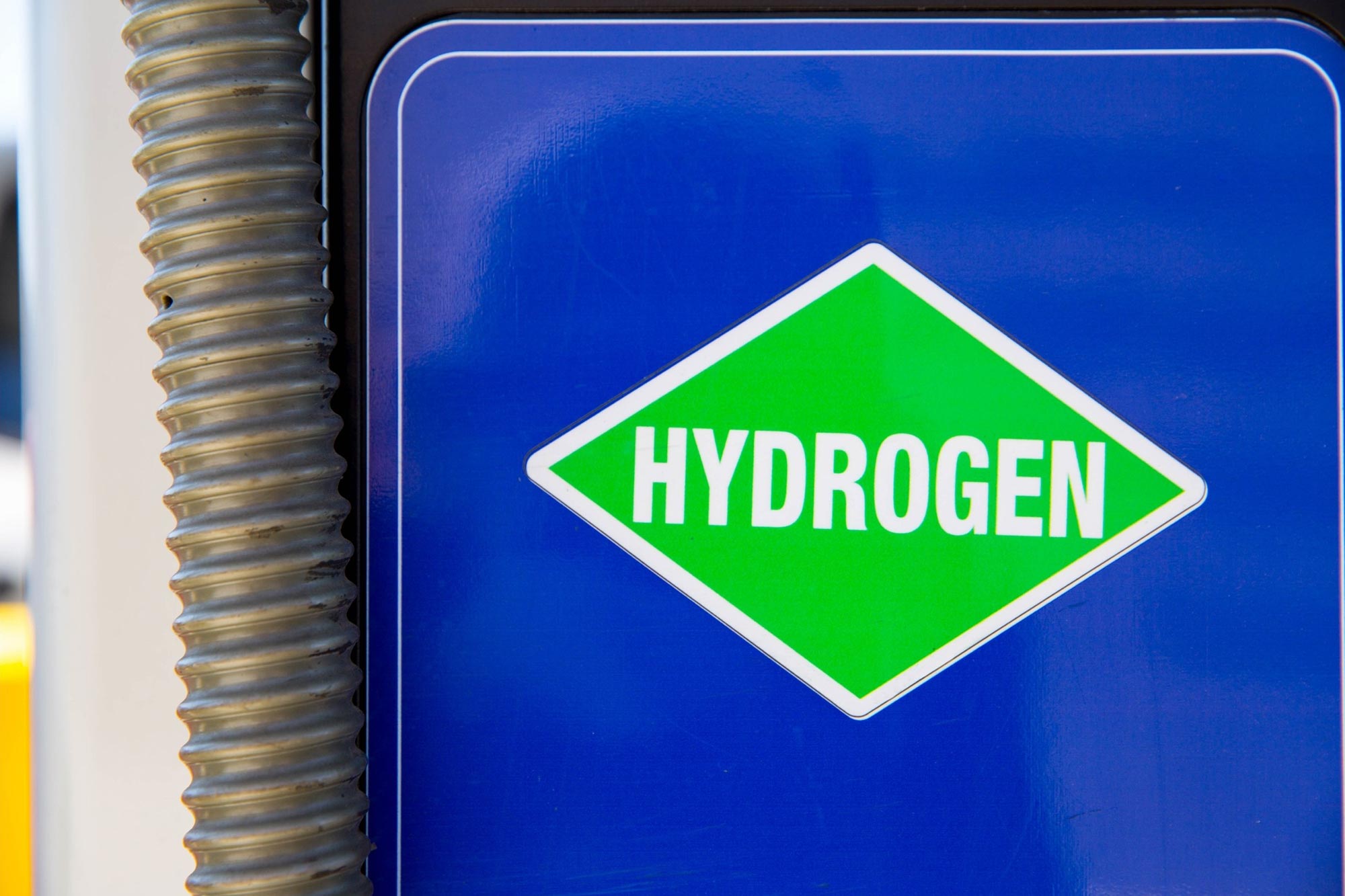 Scientists Discover a New, Sustainable Way To Make Hydrogen for Fuel Cells and Fertilizers
