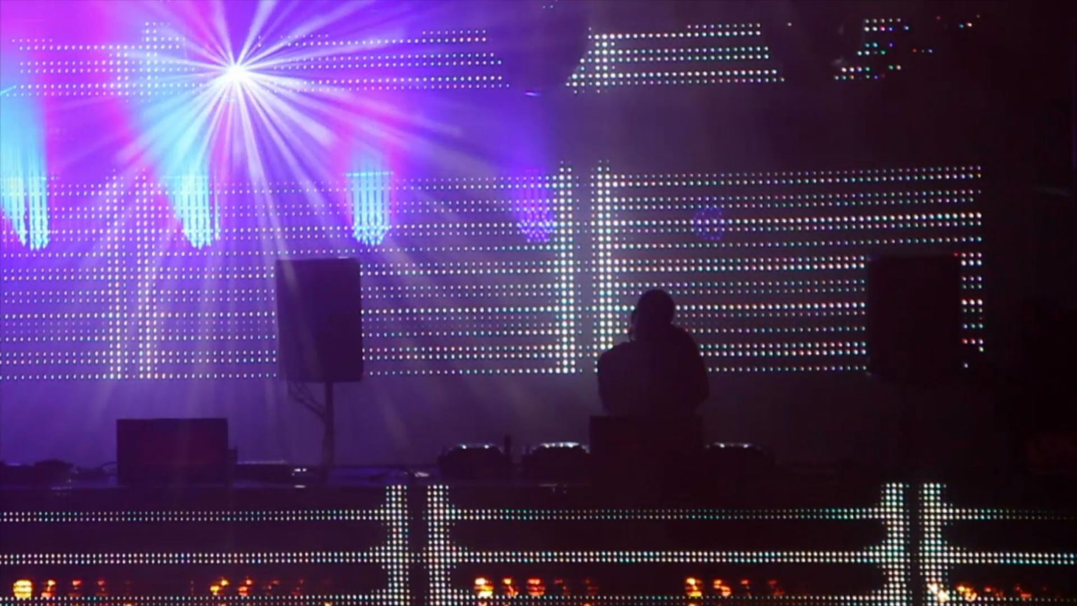 Clubs Closed During COVID19 Pandemic? Partygoers Turn to Virtual Raves