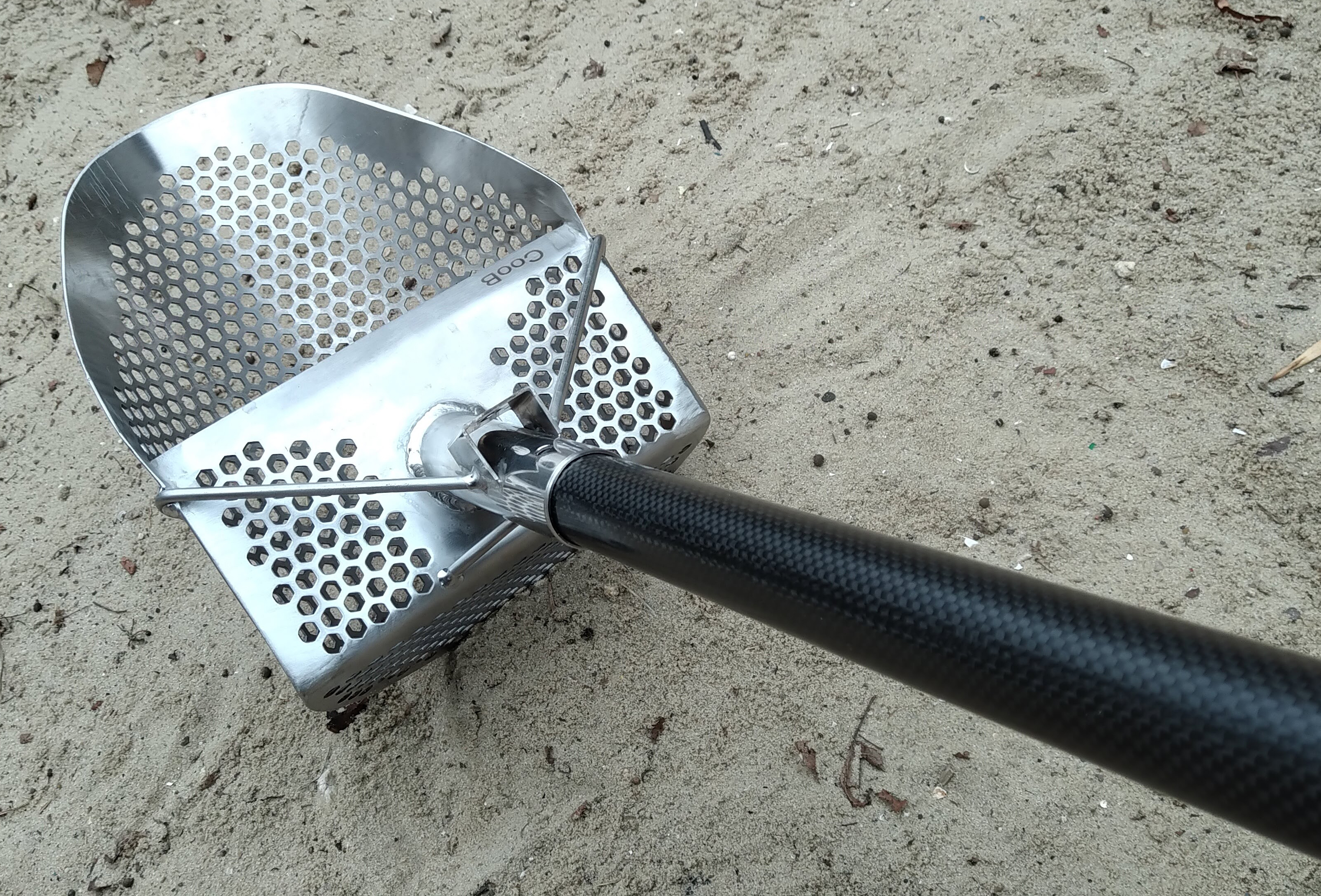 Light & Strong Collapsible Carbon Fibre Handle for Large Sand Scoops