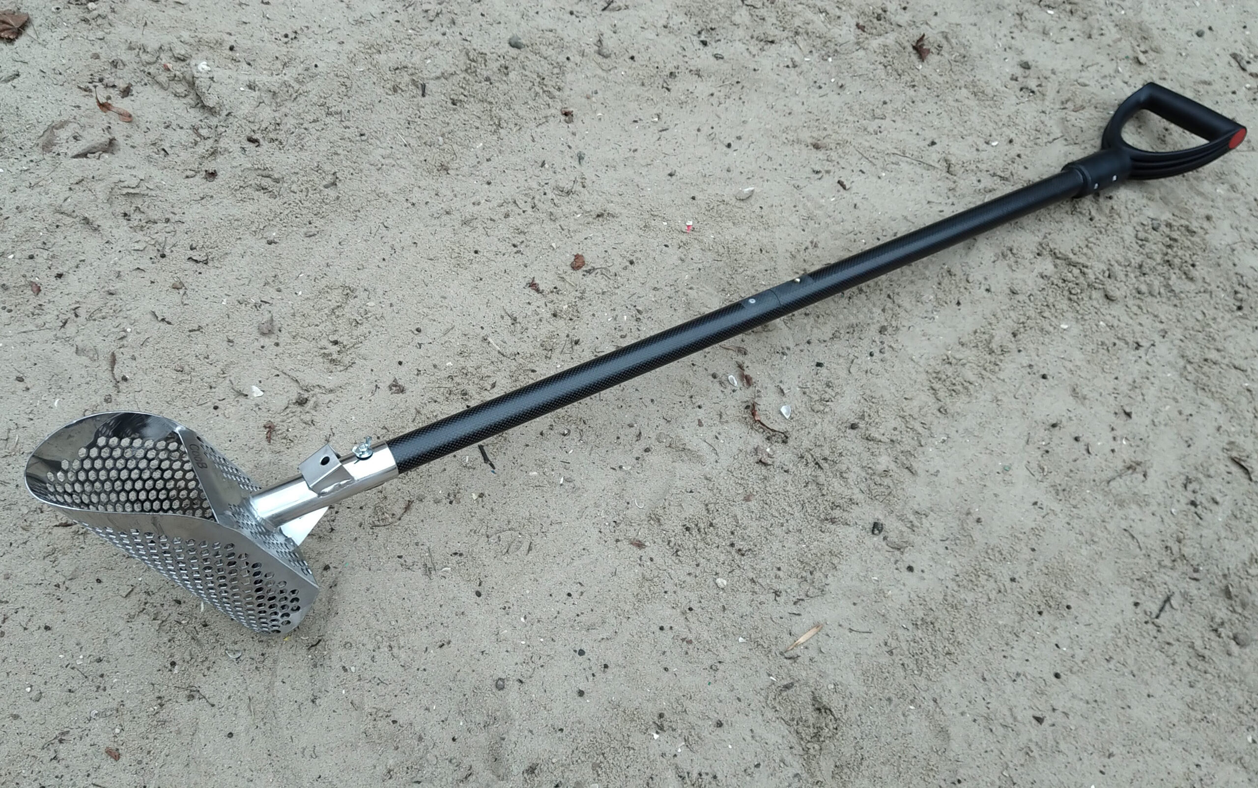 Light & Strong Collapsible Carbon Fibre Handle for Large Sand Scoops