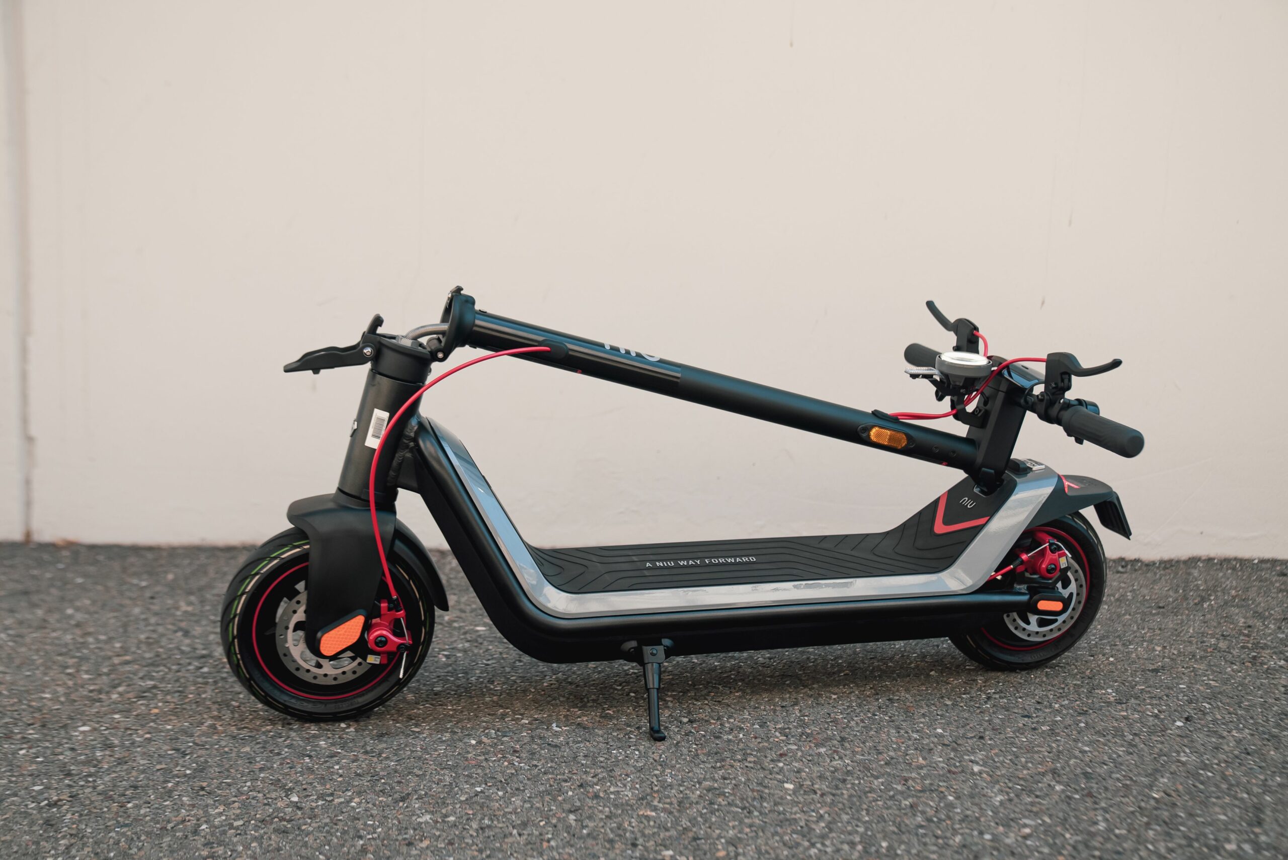 NIU KQI3 MAX ELECTRIC SCOOTER REVIEW scooter.guide
