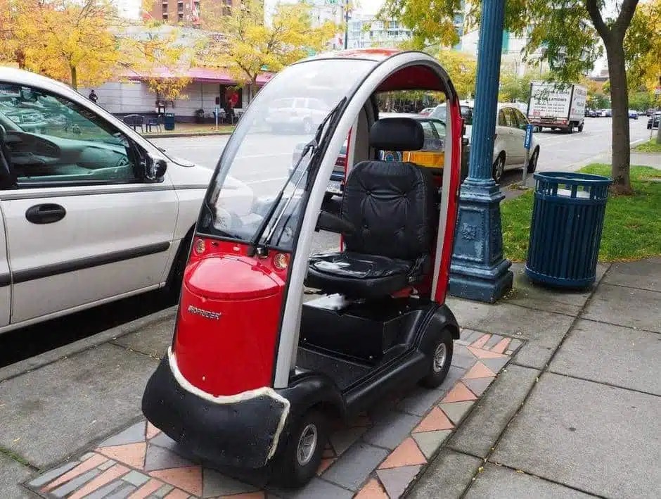 Shoprider Flagship Enclosed Scooter Scooter Country