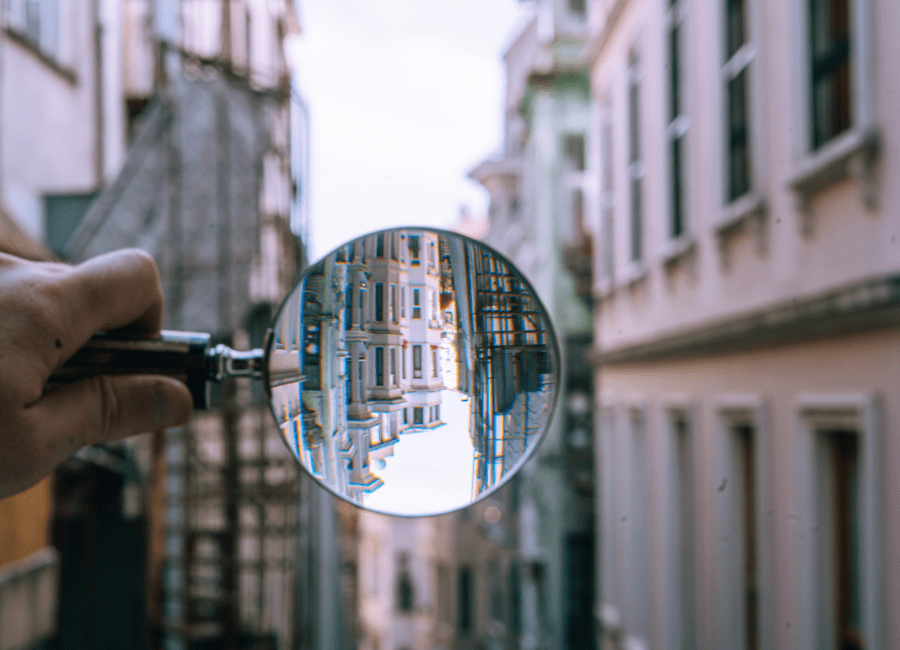 How Does Magnifying Glass Work to Look Things Bigger?