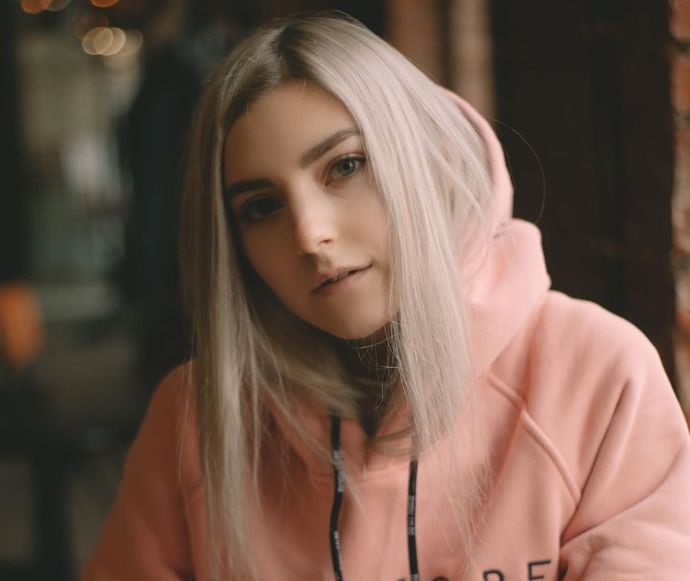 Eva Elfie Bio, Net Worth, Wiki, Videos, Photos and New Updates