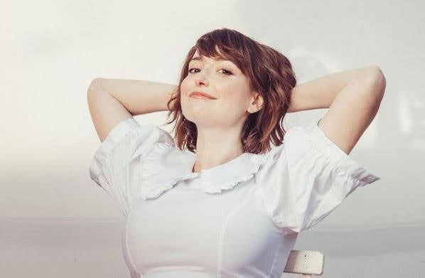 How Much Is The AT&T Girl's Net Worth? TheThings