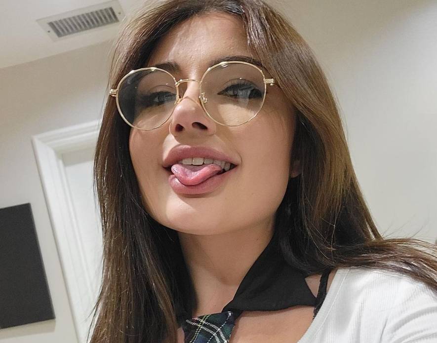 Adria Rae Bio, Net Worth, Wiki, Videos, Photos and New Updates(014)