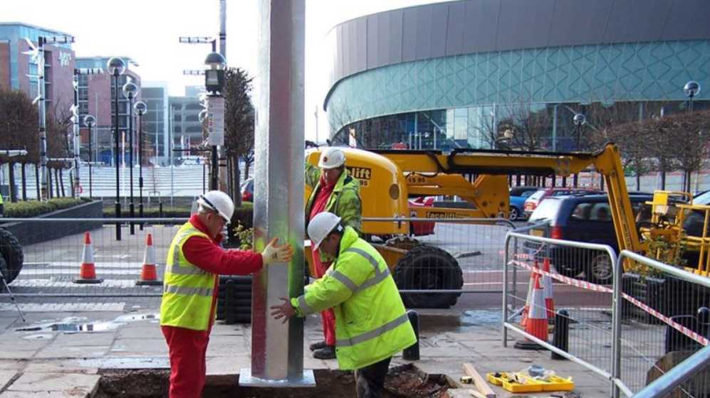 Tips for choosing the right flag pole repair company