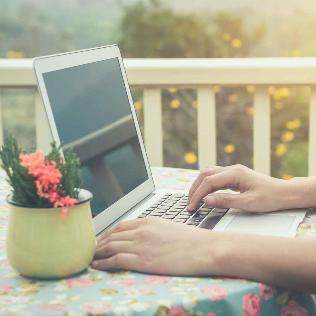 What is MasterClass? How Does Their Classes Work? (+ FAQs)