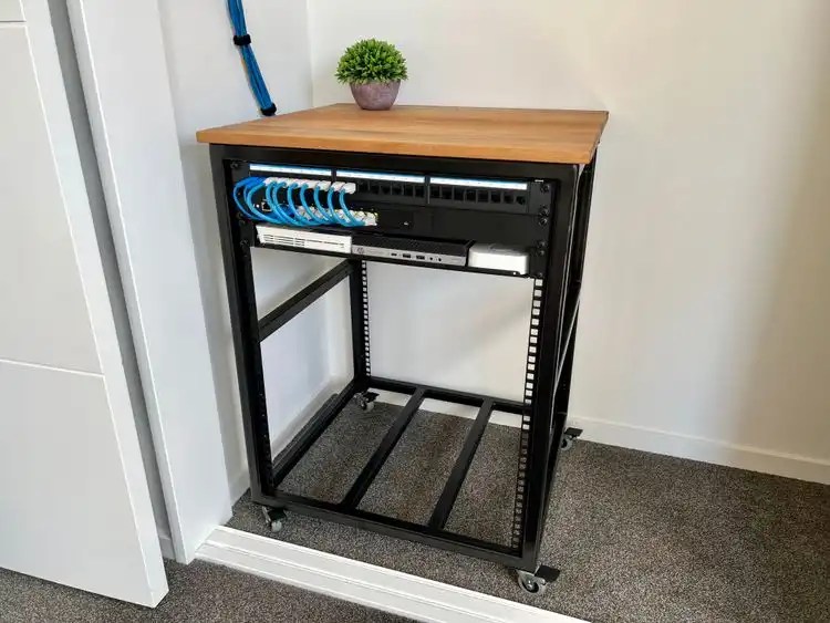 DIY Network/Server Rack · Scott McKendry