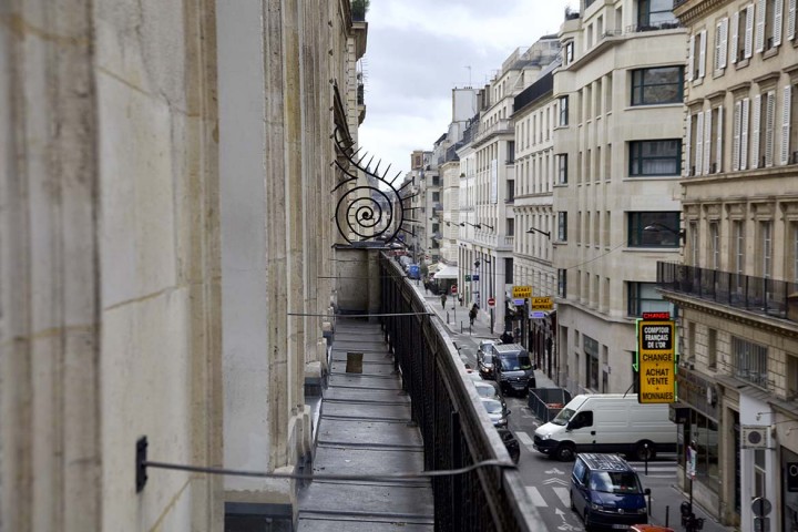 Majestueuse suite de salons XVIIIème pour tournage Paris , lieu de