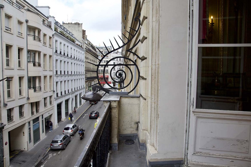 Majestueuse suite de salons XVIIIème pour tournage Paris , lieu de