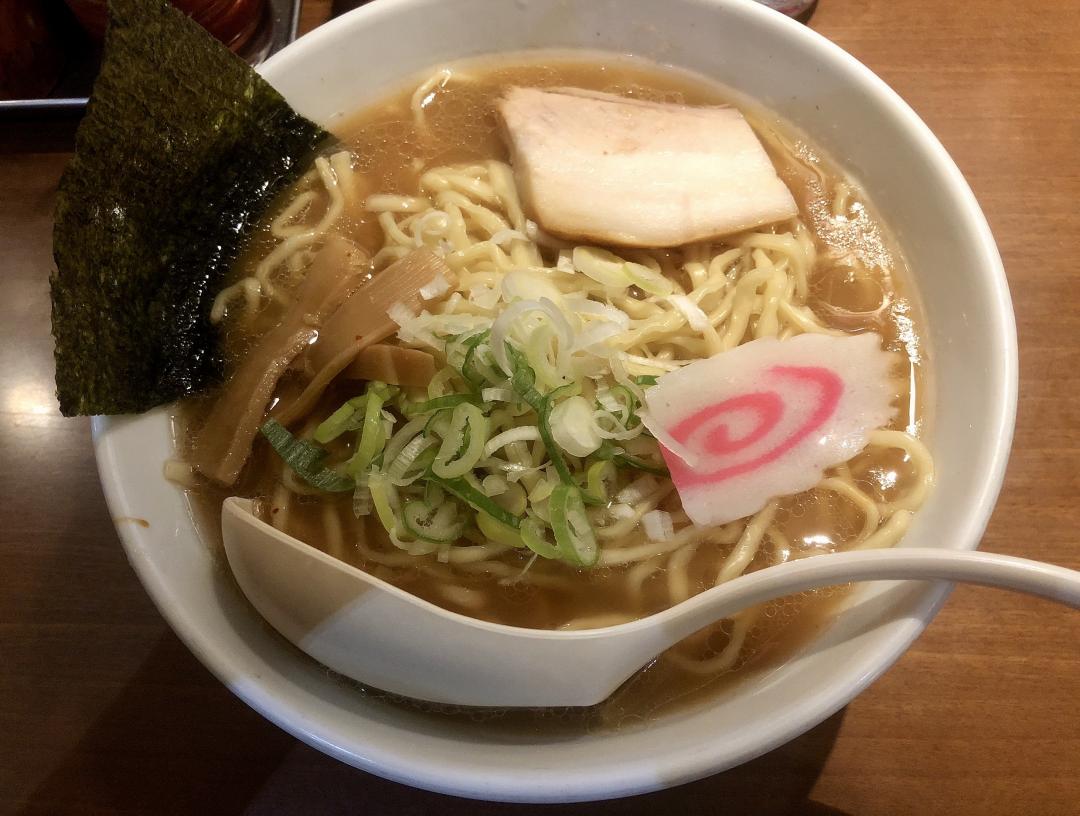 魚介全開！ほっこり優しい【豚骨醤油ラーメン】 SCRAMBLE（スクランブル）