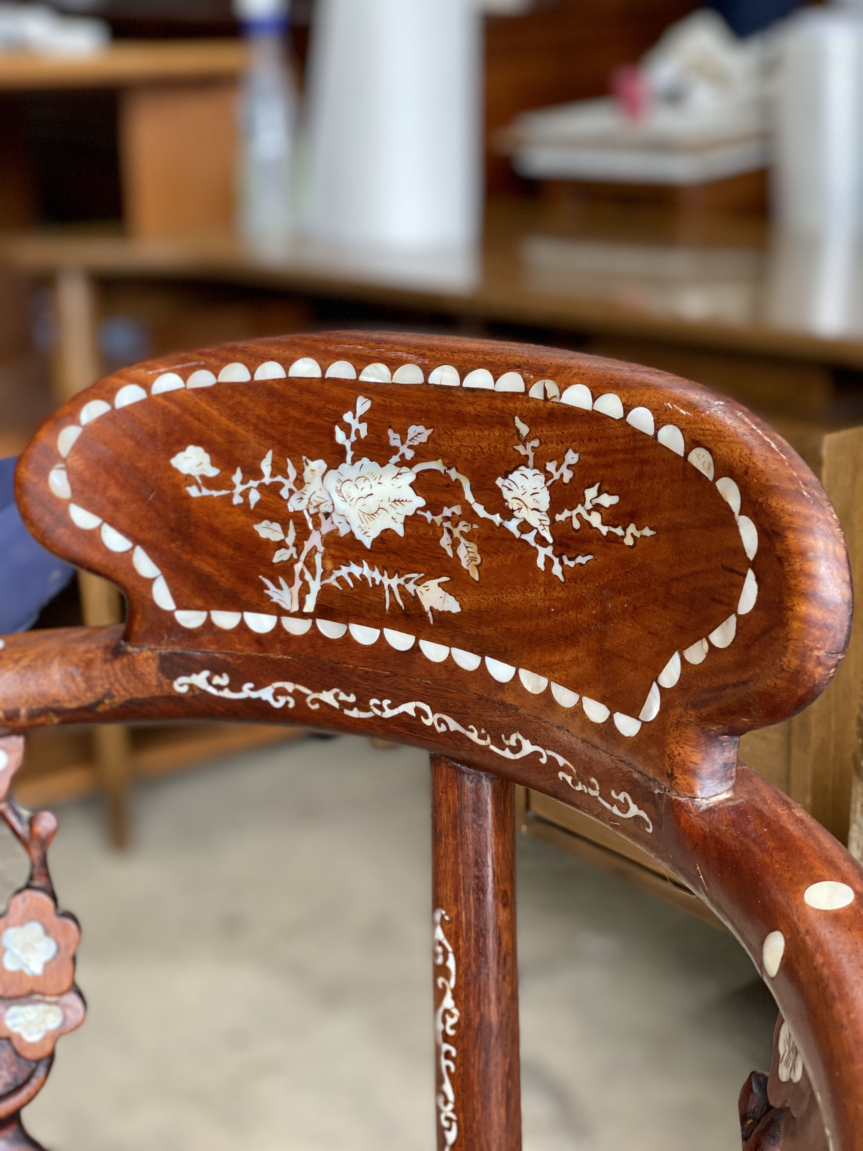 Vintage Chinese Carved Rosewood Mother of Pearl Inlay Motif Corner