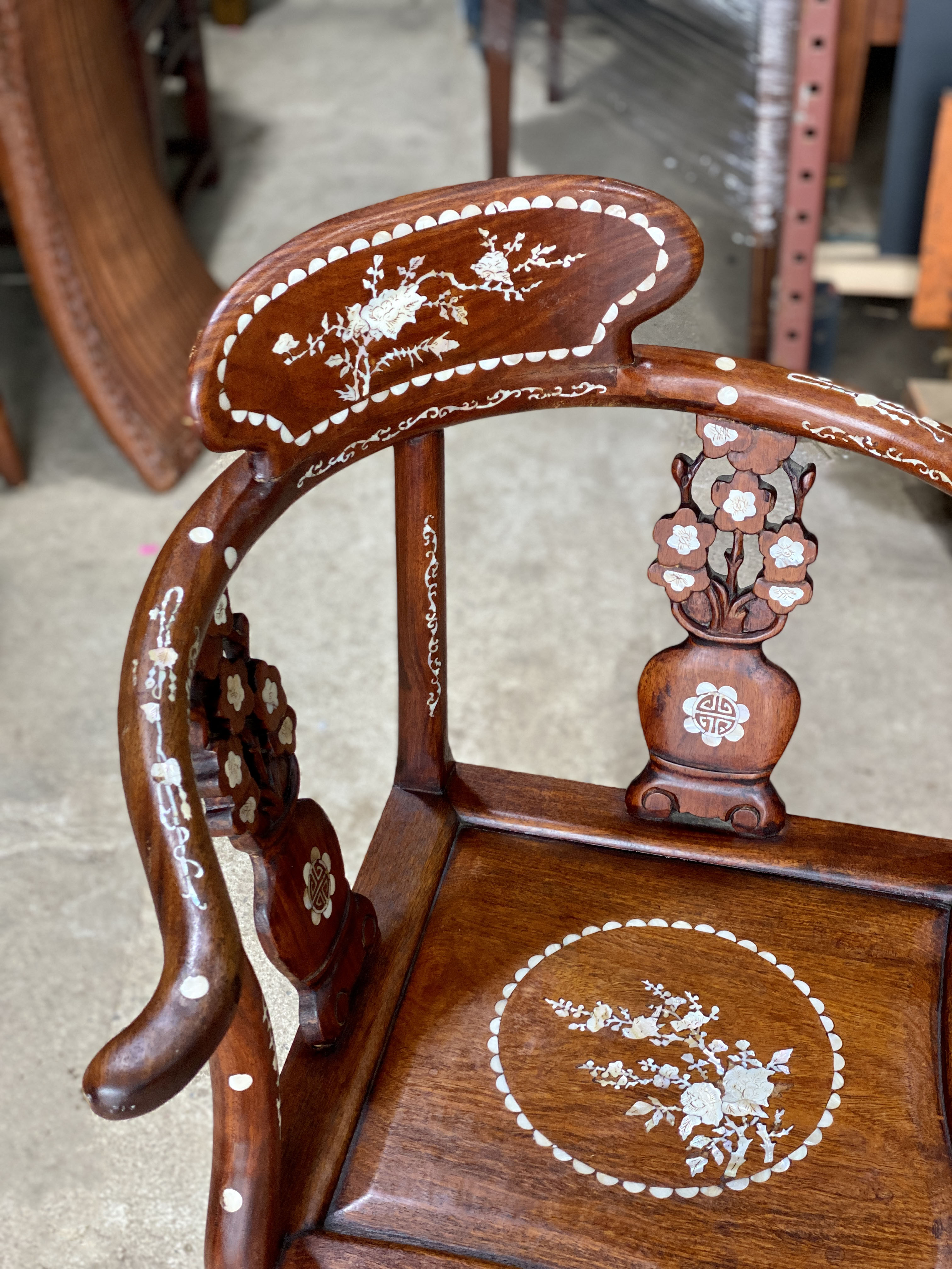 Vintage Chinese Carved Rosewood Mother of Pearl Inlay Motif Corner