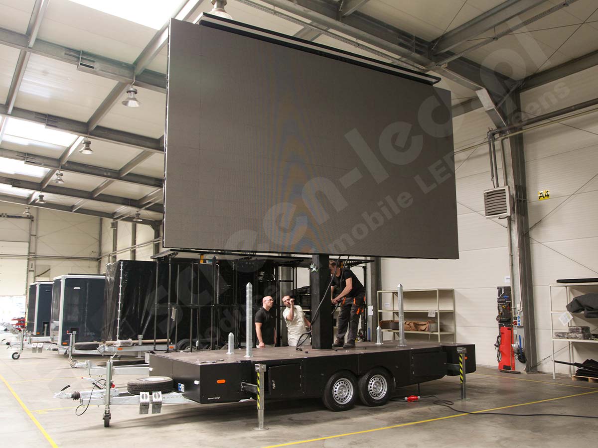 LED screen trailer PlatformLED Mobile display ScreenLED