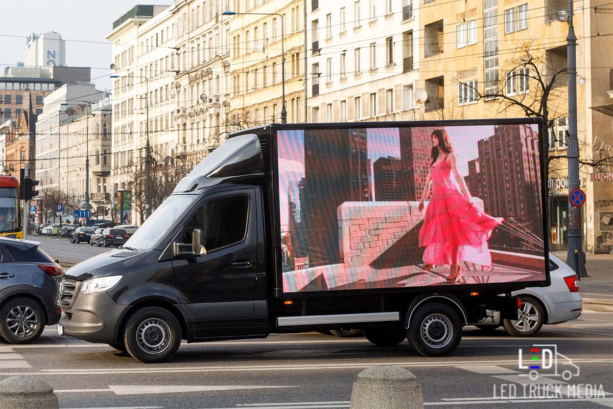 BoxLED LED advertising van, truck Digital ScreenLED