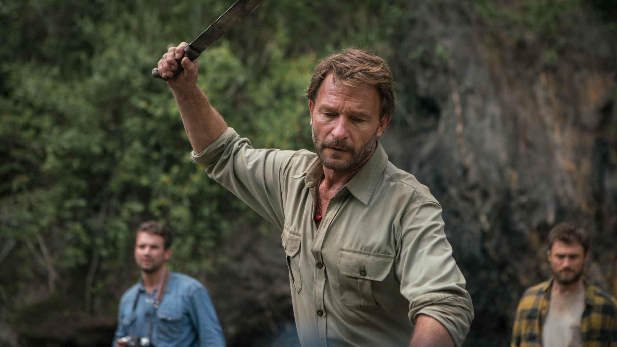 Review JUNGLE, Daniel Radcliffe Gets Lost