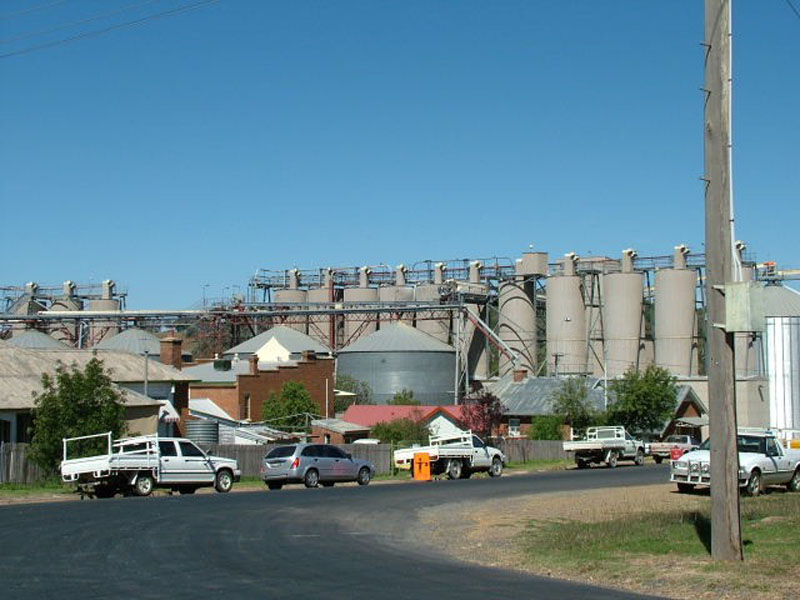 Town Manildra Screen Central