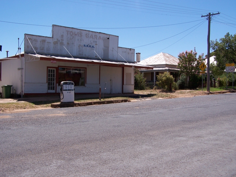 Town Manildra Screen Central