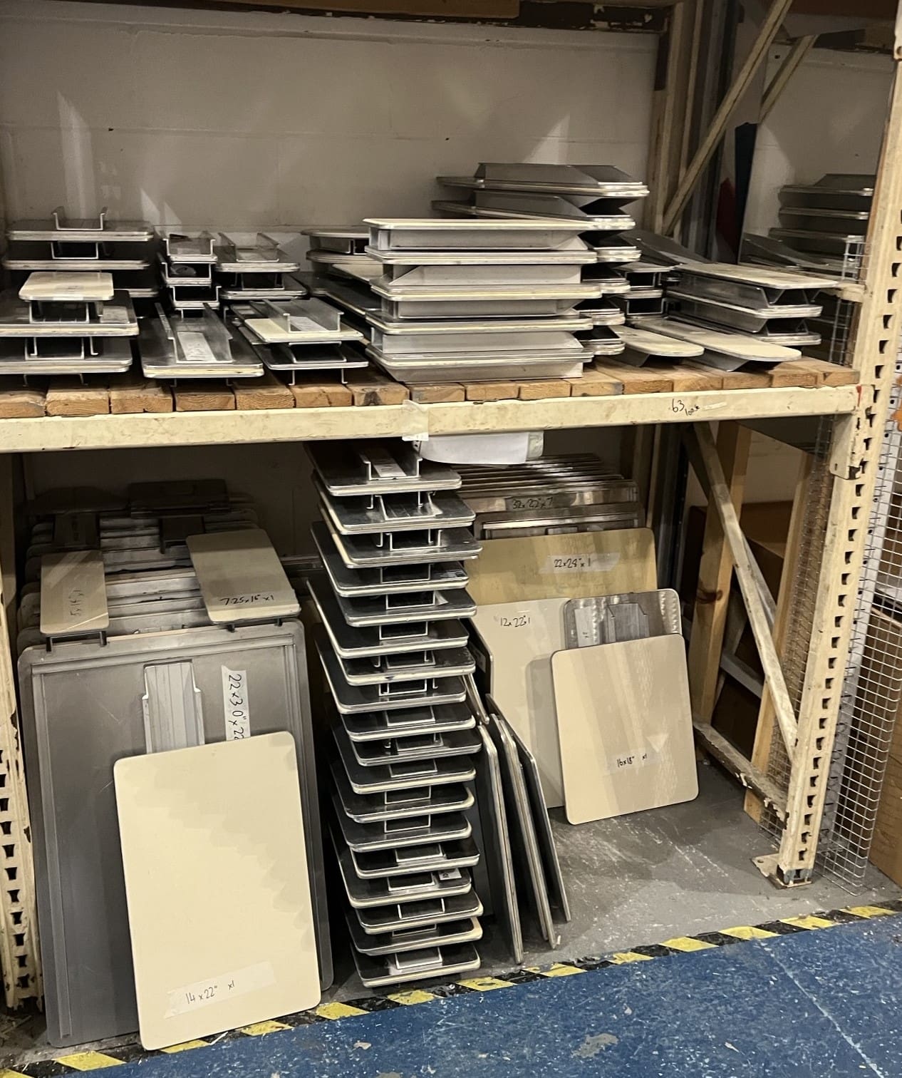 Used 16" x 22" M&R ALUMINIUM PALLETS Screen Print World