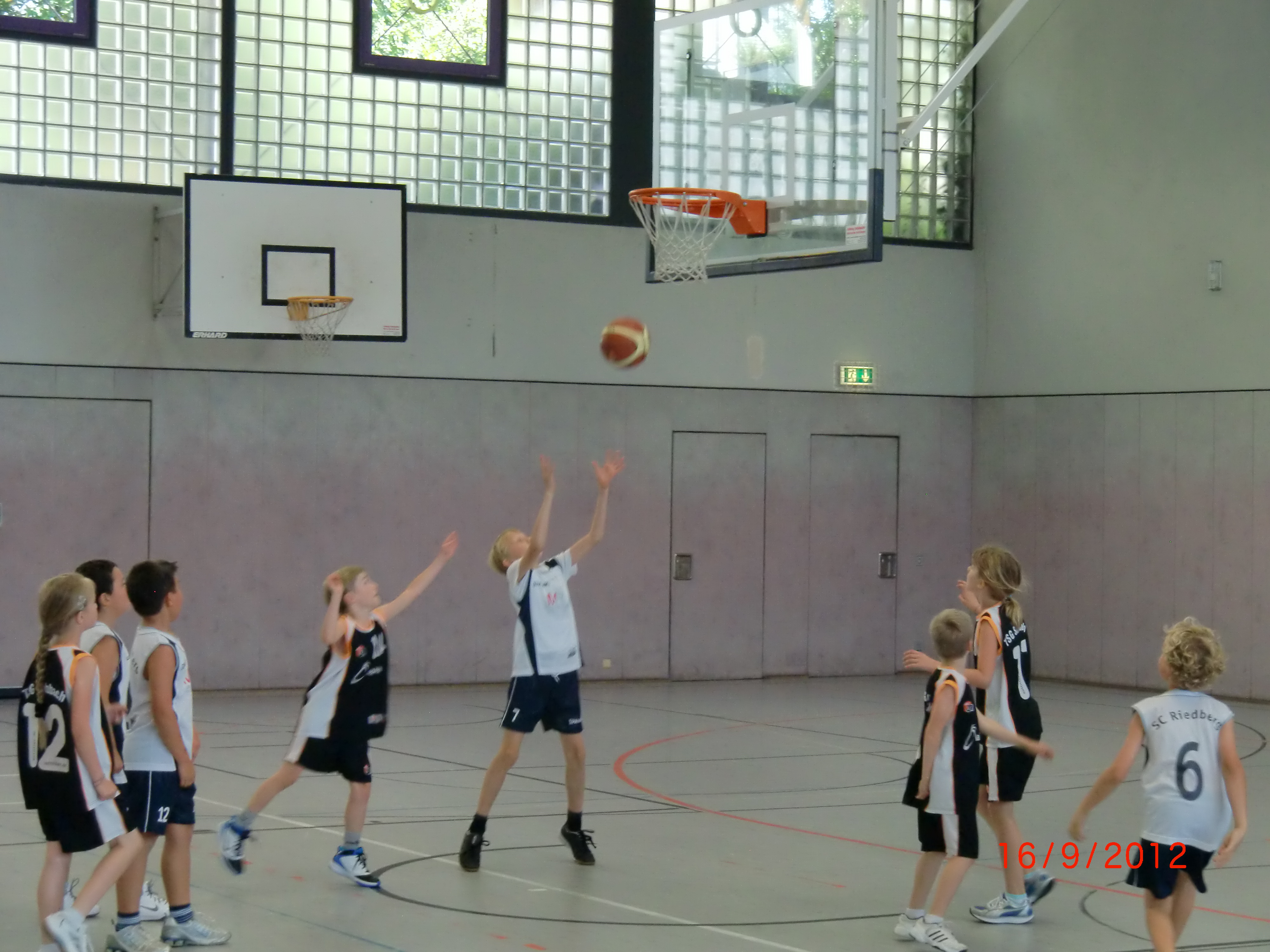 Basketball U10 holt im ersten Spiel auch den ersten Sieg SC Riedberg