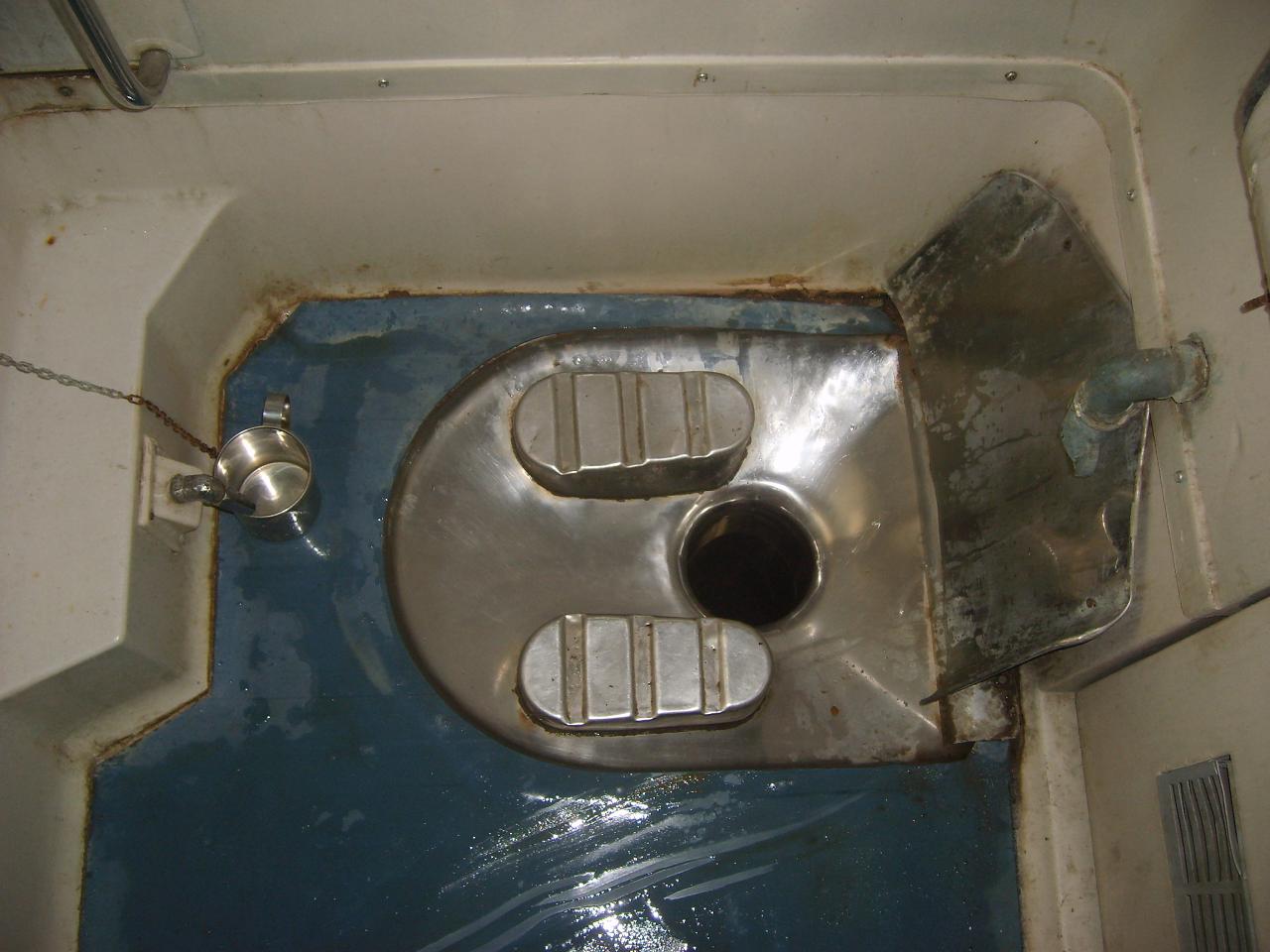 Here's What It's Like To Travel From Karachi To Islamabad On A Train