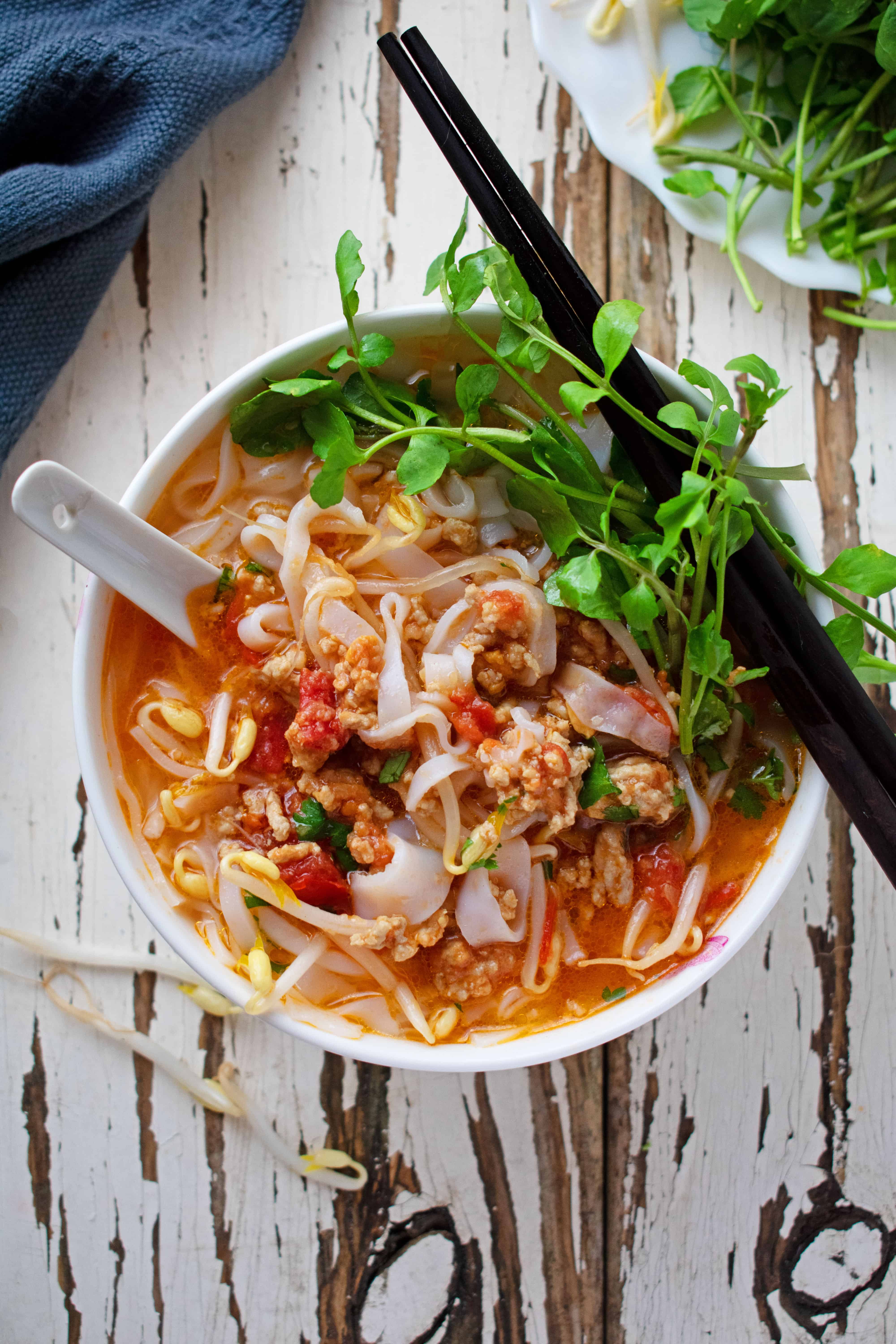 laos khao soi – tomato meat sauce noodle soup