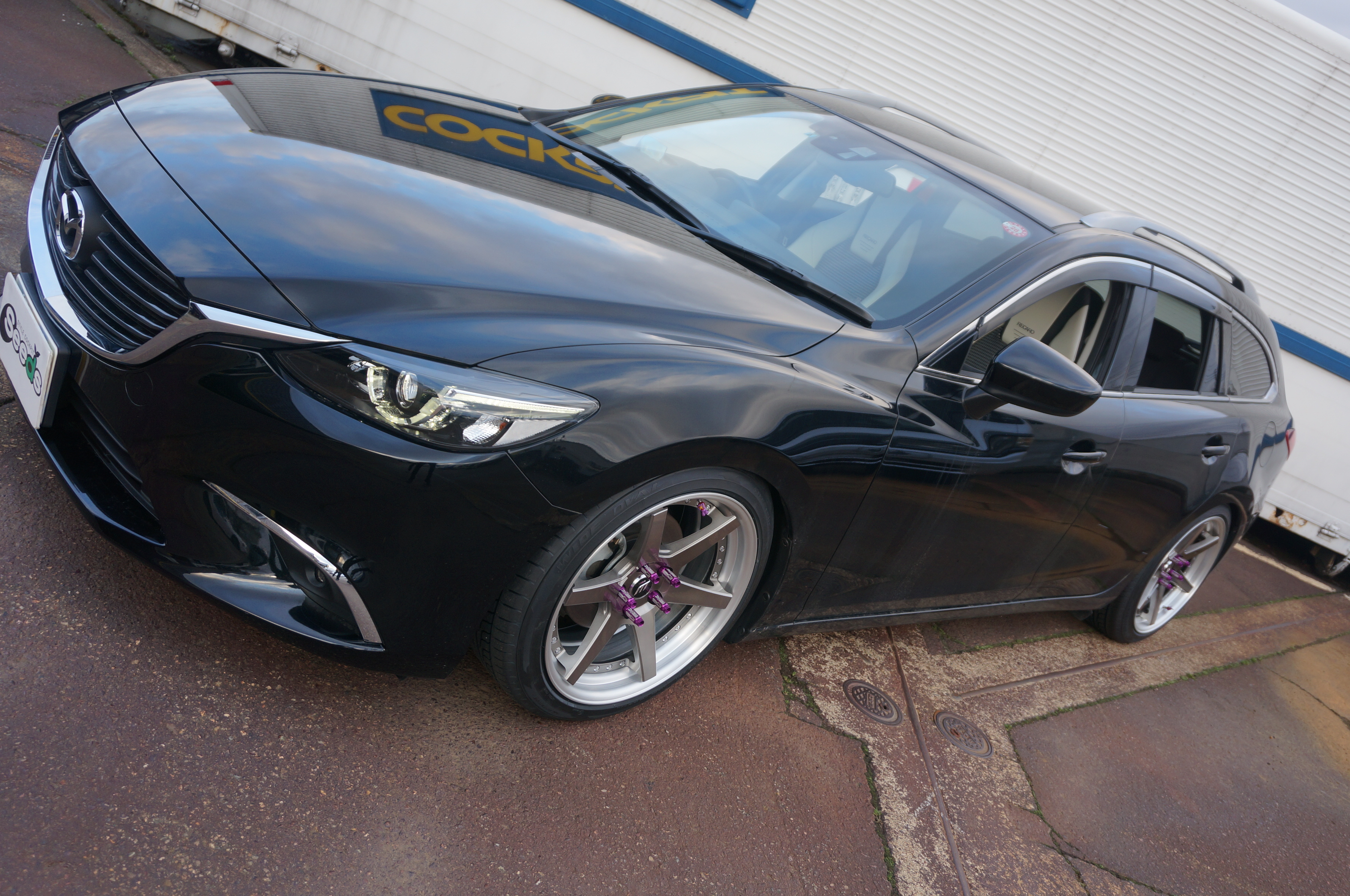 作業：アテンザワゴン RECAROシート ホイール 車高調スタイルコクピットseeds(シーズ) スタイルコクピットseeds(シーズ)