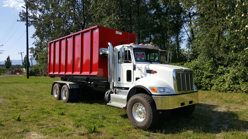 What is a Hook Lift Truck? Steel Container Systems Inc.