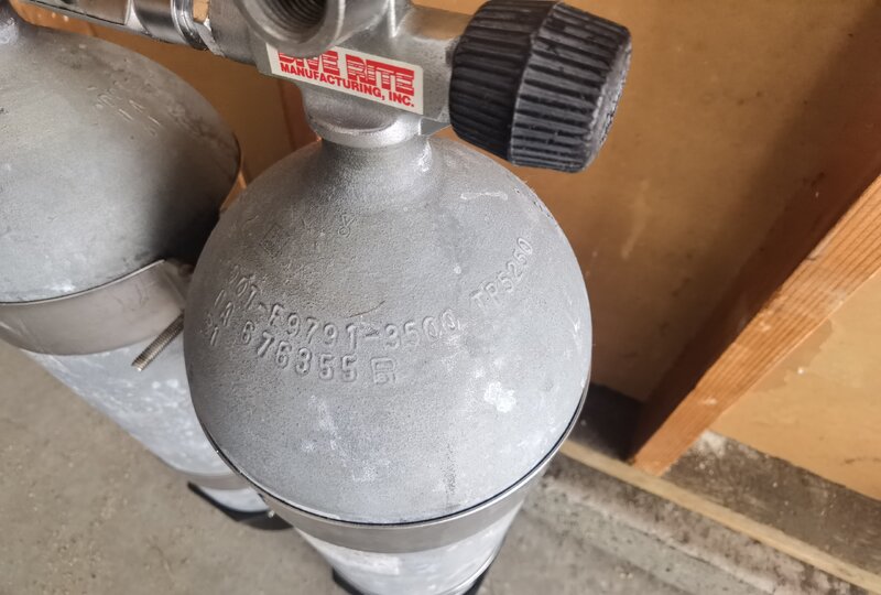 Sold! Doubles HP100 PST 3500 psi in hydro Los Angeles ScubaBoard