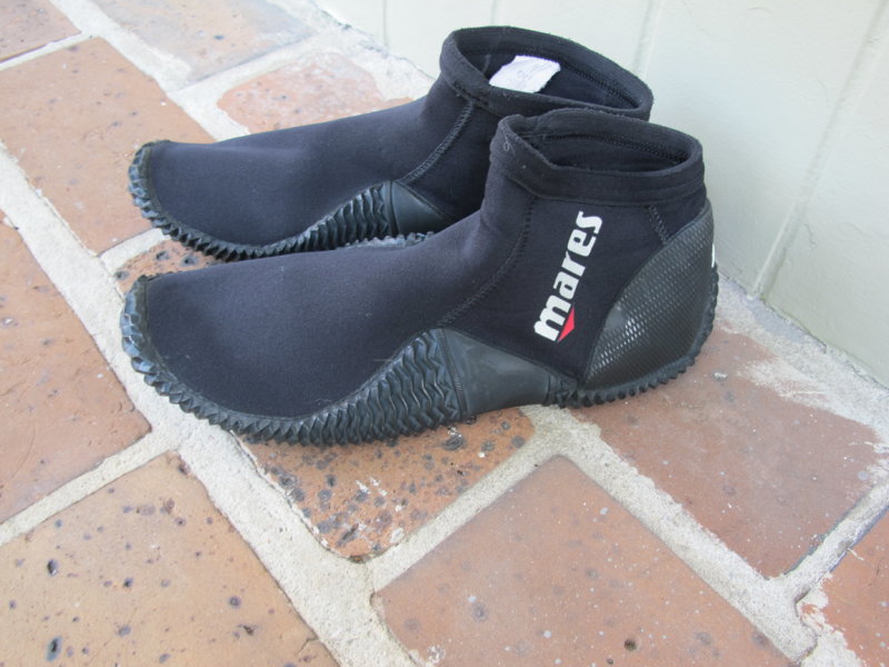 For Sale Mares Equator 2mm Dive Boots Men’s 8 (Women’s 10) Used 10