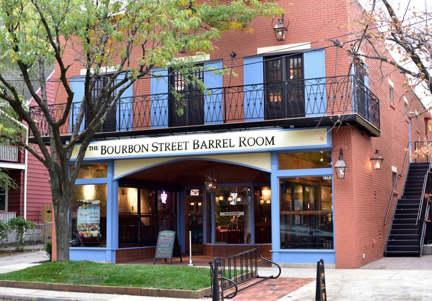 Happy Hour Spotlight The Bourbon Street Barrel Room Happy Days Cleveland