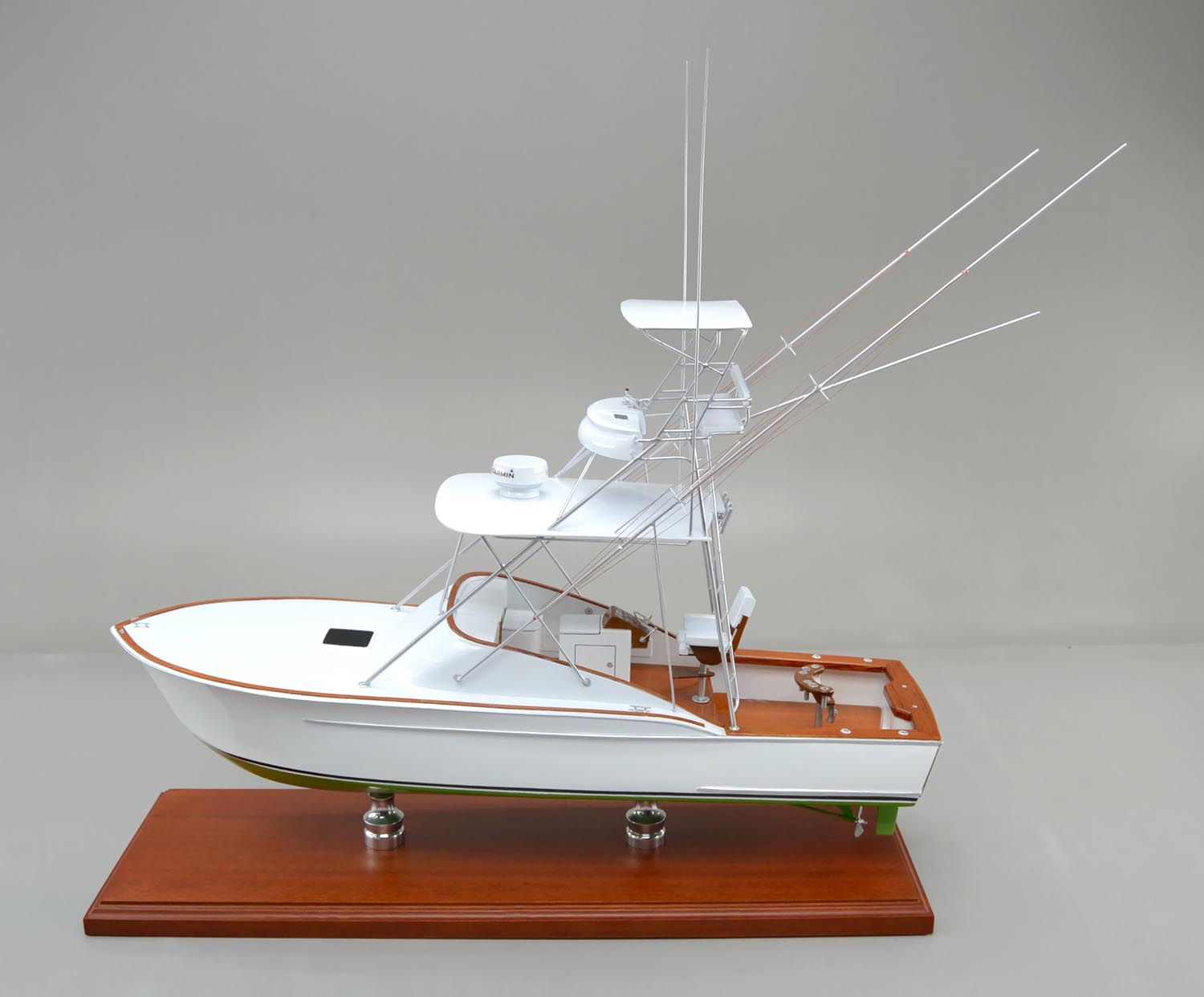 SD Model Makers > Custom Power Boat Models > Custom 31' Sport Fishing