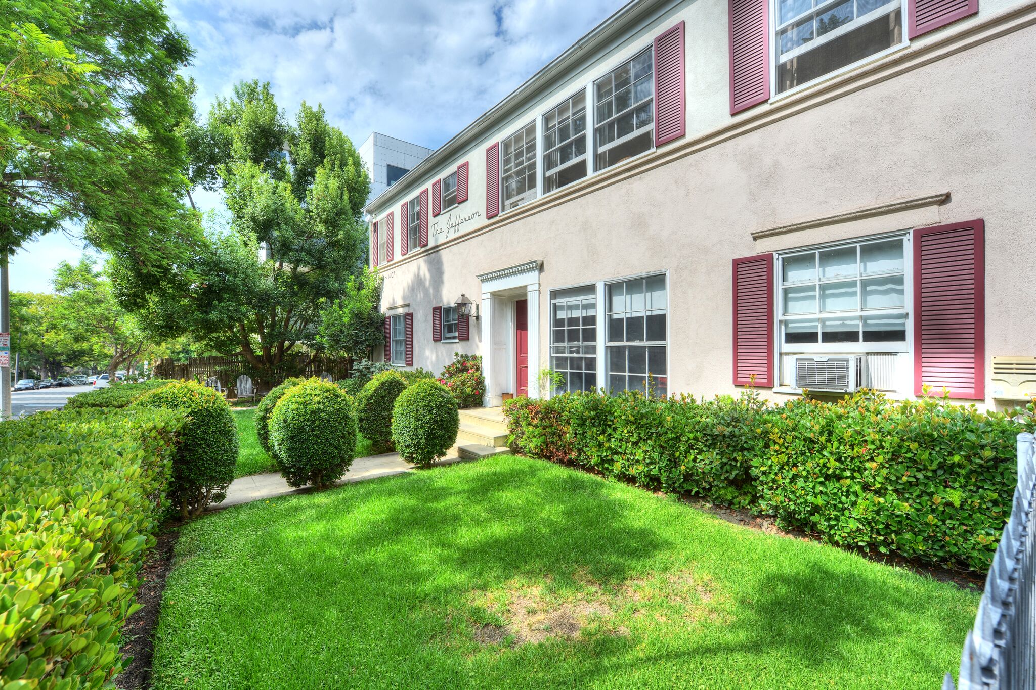 15 UNITS IN WEST HOLLYWOOD Lee & Associates The Von Bluecher Group