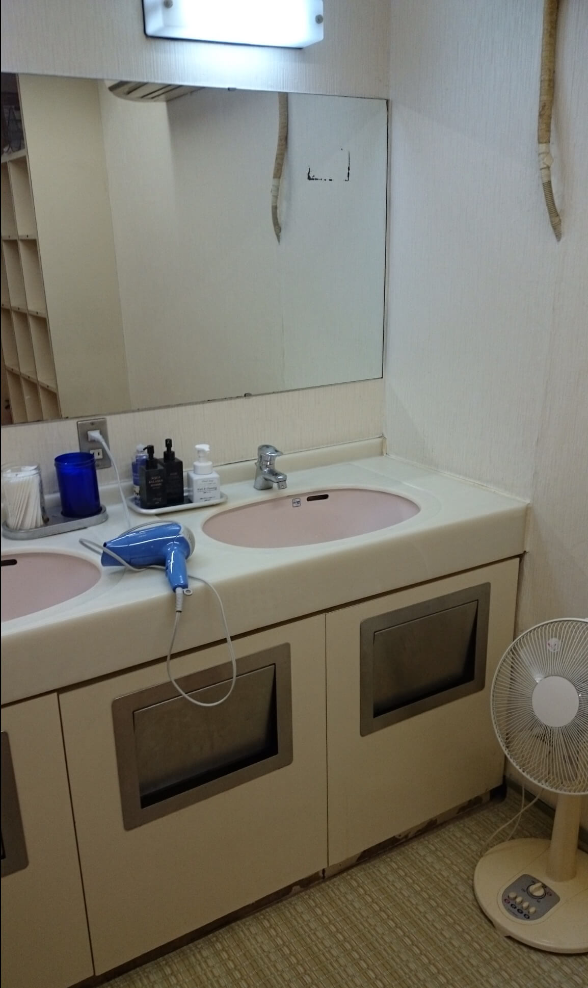 カプセルホテルの利用方法を写真付きで解説 いまカナダ