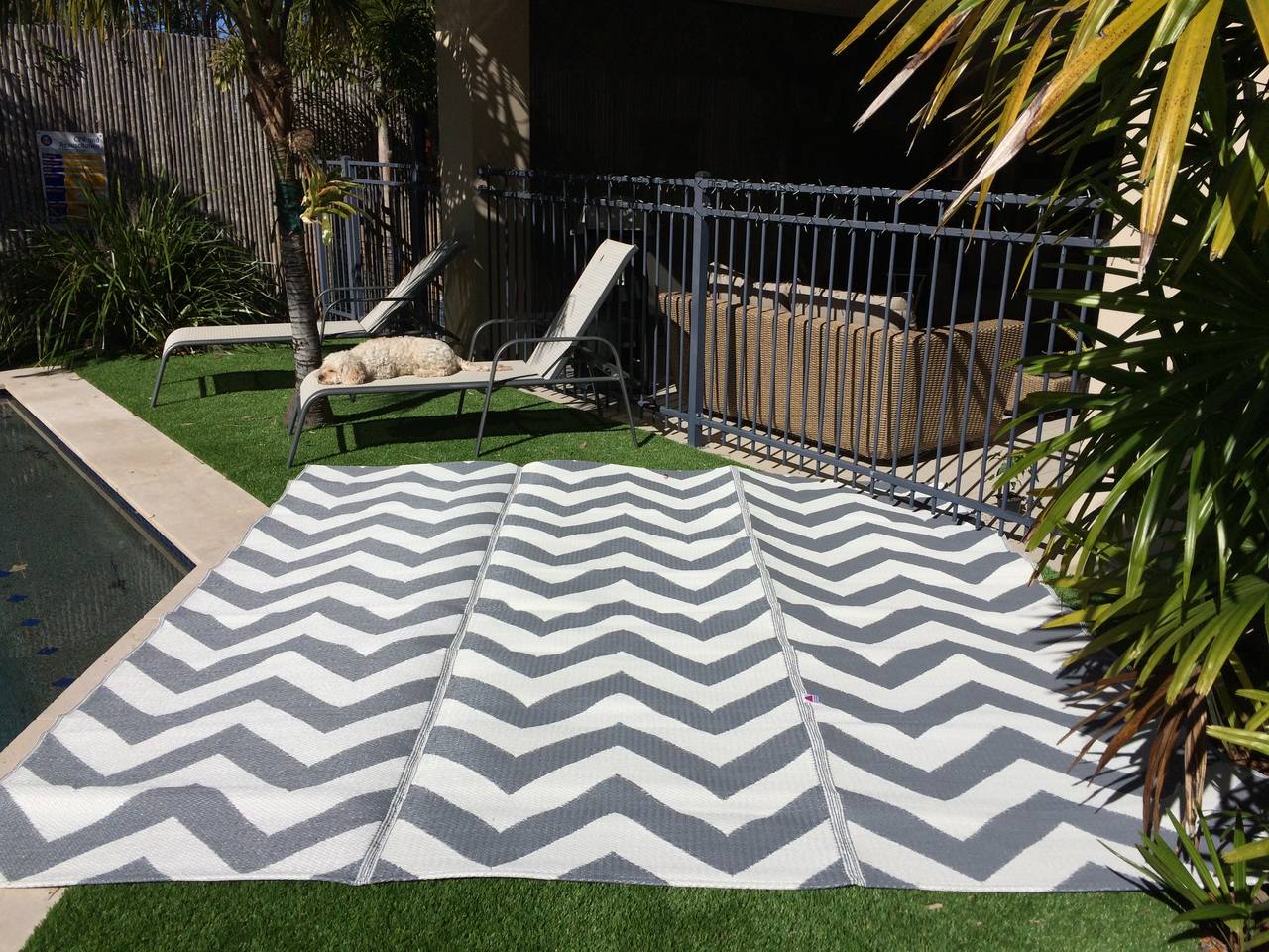 Indoor/outdoor recycled plastic mat 1.8 x 1.8m SeaChange Style