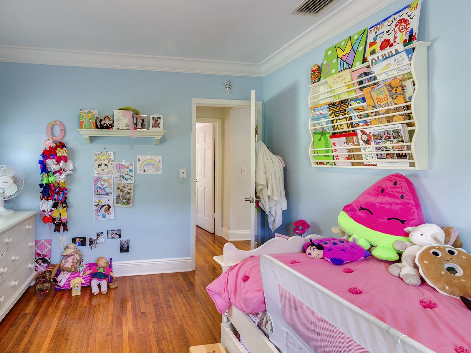 Centrally Located Starter Home in Red Bird / Schenley Park Neighborhood