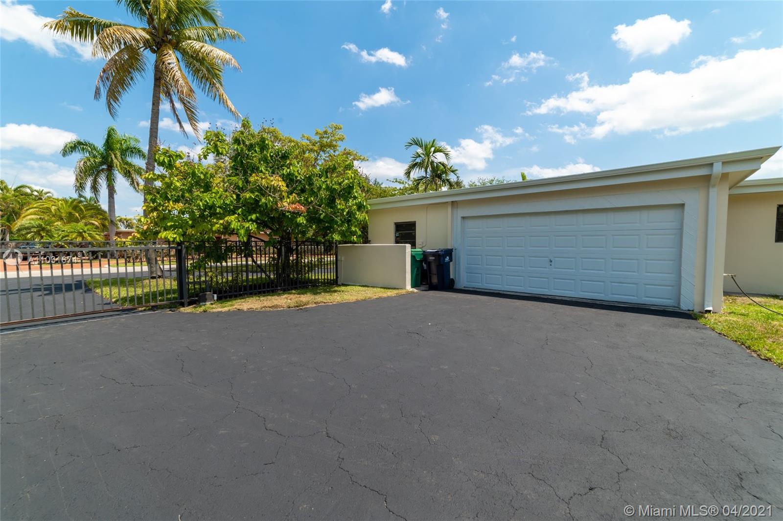 Large 3/2 with Pool Near Tropical Park Sea Grove Realty