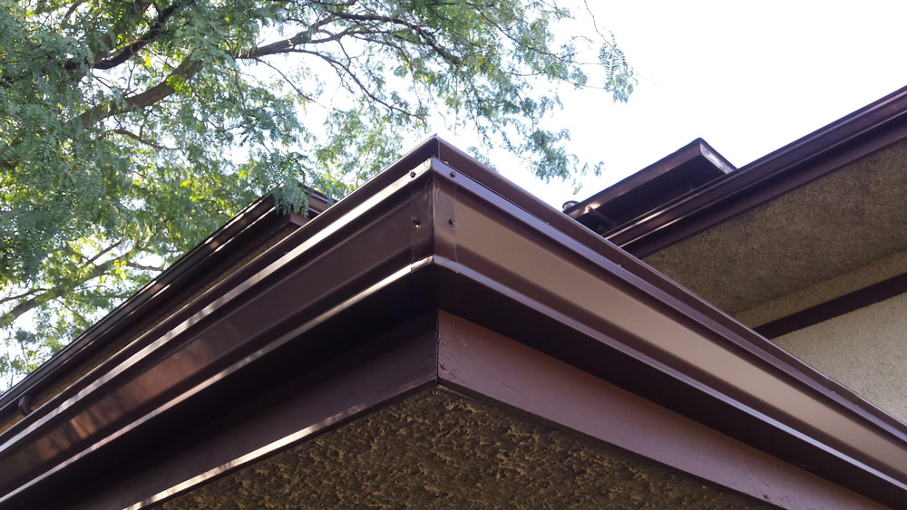 Gutter Contractors in Des Moines, IA Seamless Gutterworks Co.