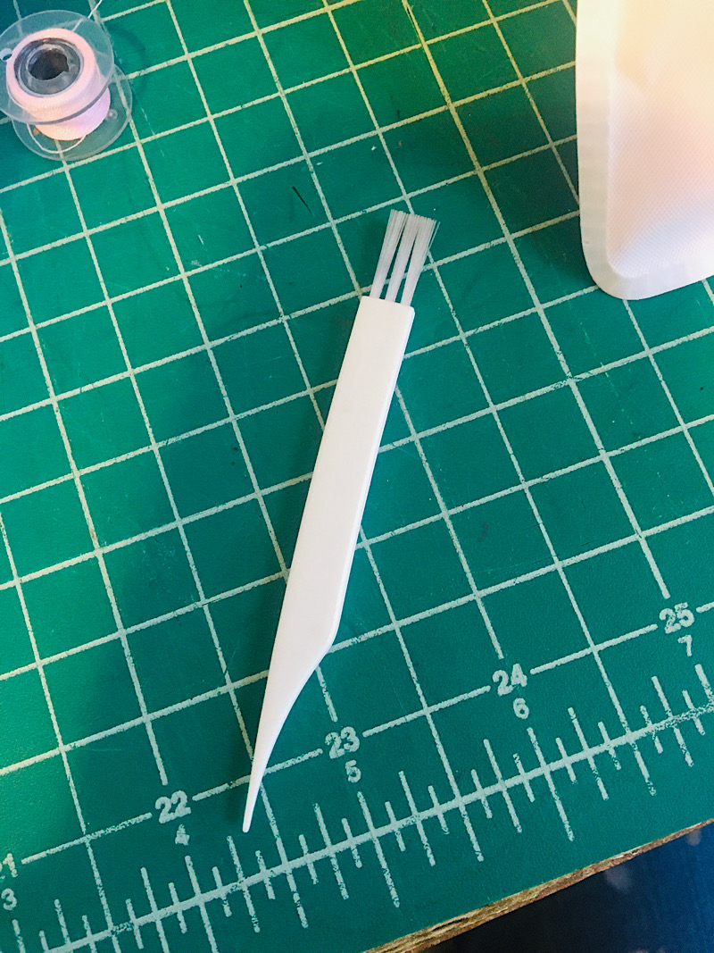 5 Reasons Your Serger Won't Chain {Solutions!}