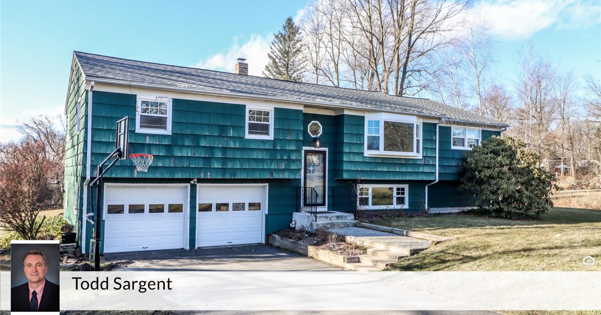 24 Knollcrest Dr, Brookfield, CT 06804