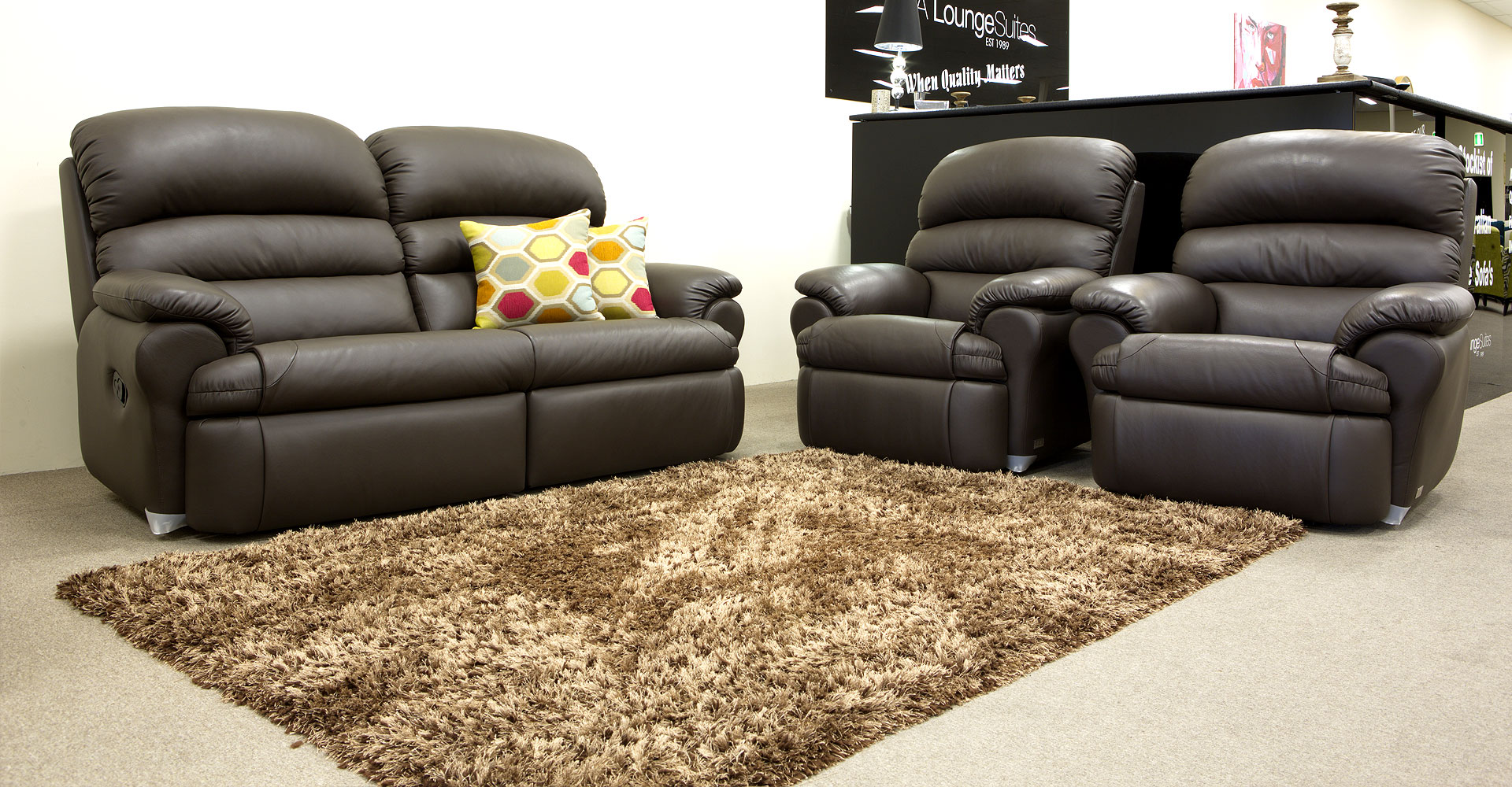 SA LOUNGE SUITES Review Ratings & Information