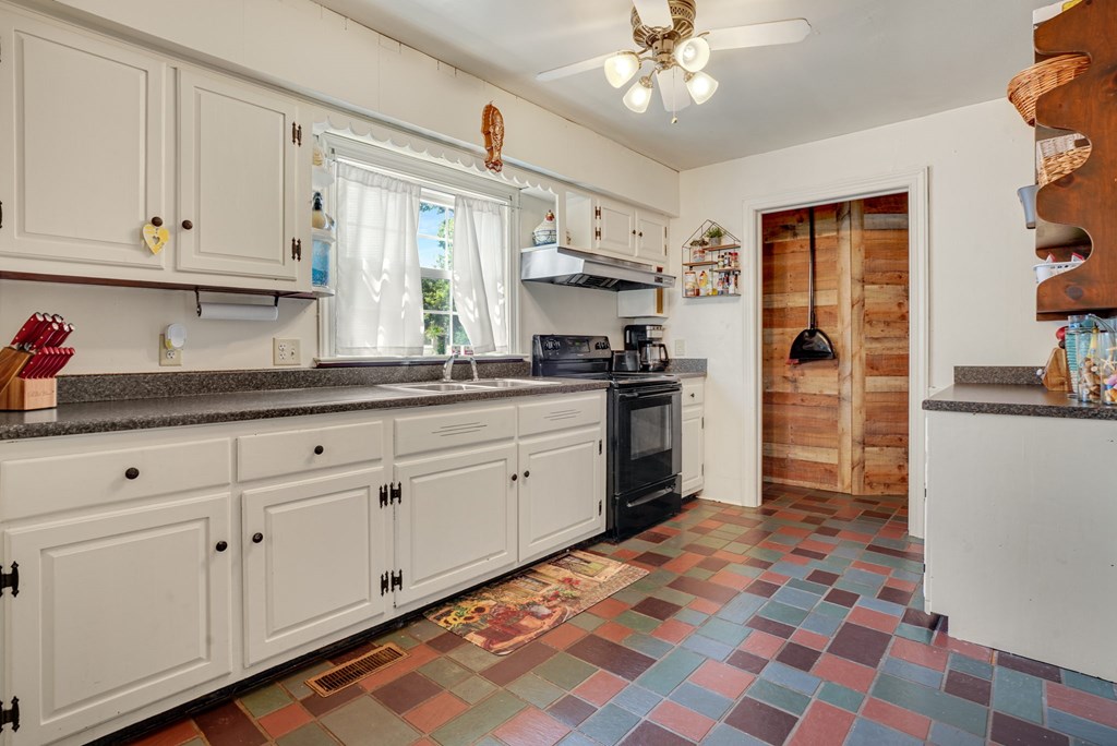 5017 CHICKEN CITY RD, CHINCOTEAGUE, VA MLS 56367 For Sale Seaside