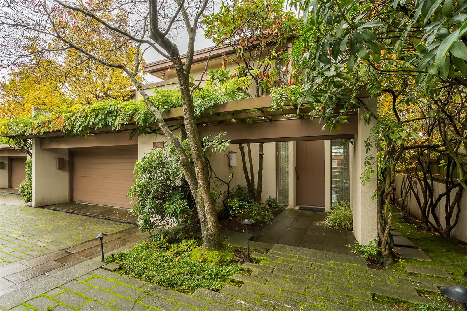 Capitol Hill Townhome SeattlebyDesign Condos & Lofts, Houseboats