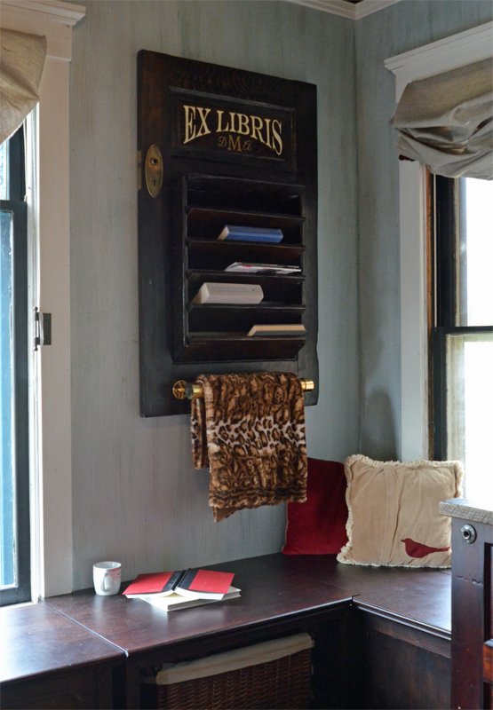 Personalized Book Shelf Ex Libris book and blanket rack