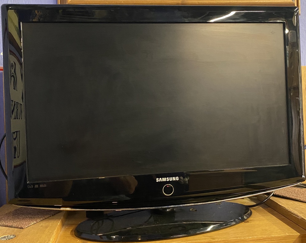 32" LCD TV The 2nd Hand Shop