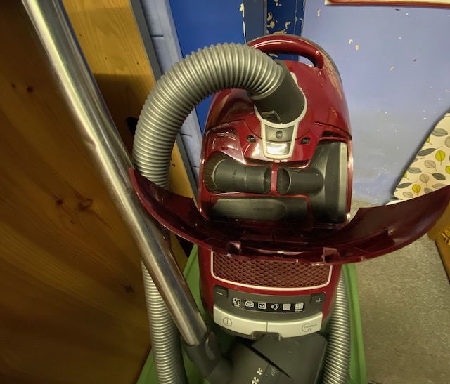 Miele vacuum cleaner The 2nd Hand Shop